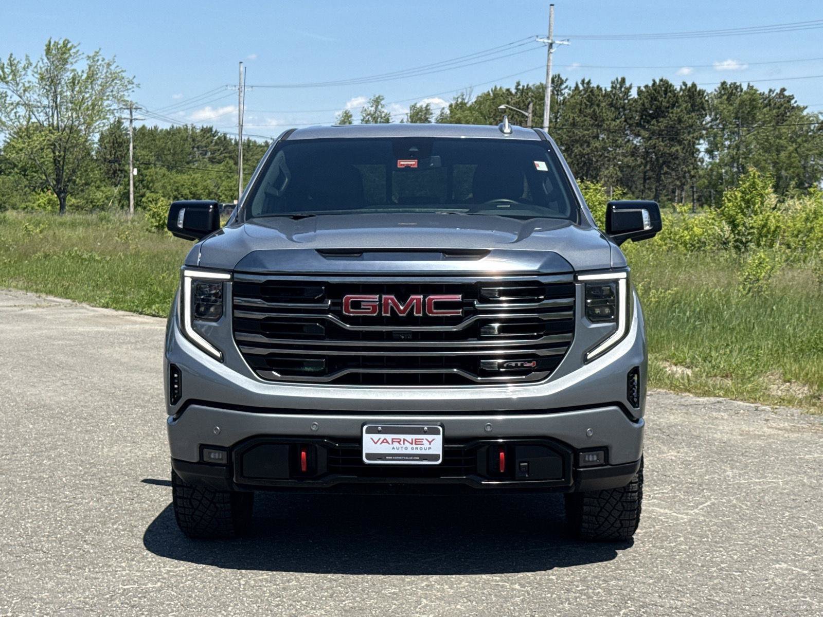 Used 2024 GMC Sierra 1500 AT4 w/ AT4 Premium Package AWD/4WD image 3
