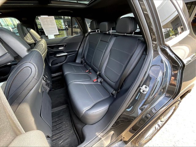 Used 2026 Mercedes-Benz GLC 300 4MATIC image 24