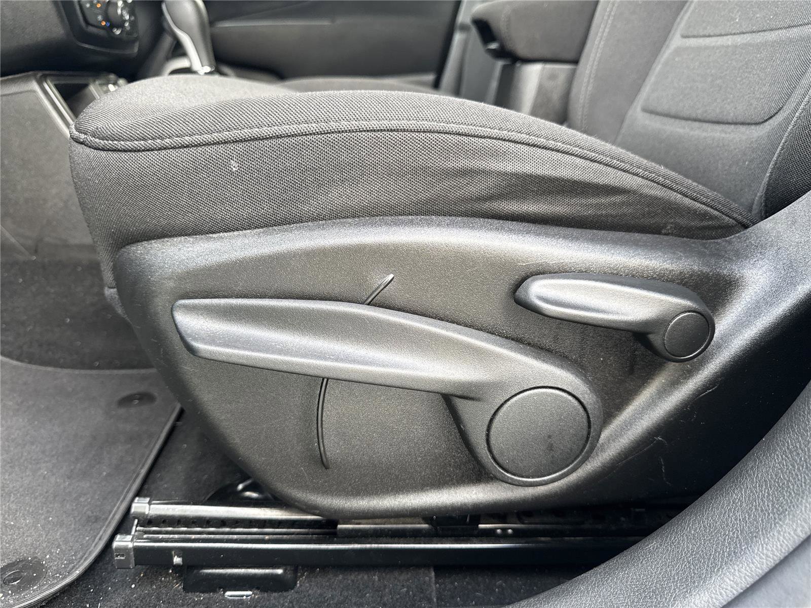 Used 2021 Jeep Renegade Latitude w/ Luxury Group I image 12