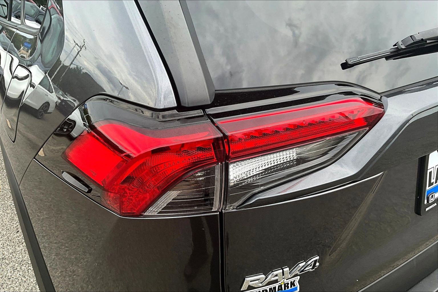 Used 2021 Toyota RAV4 LE AWD/4WD image 31
