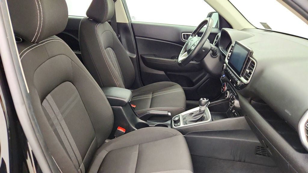 Used 2023 Hyundai Venue FWD image 23