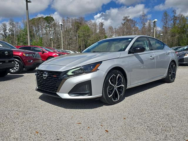 Certified 2025 Nissan Altima 2.5 SR image 3