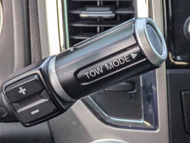 Used 2020 Nissan Titan SV w/ SV Convenience Package image 11