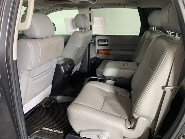Used 2020 Toyota Sequoia Platinum AWD/4WD image 7