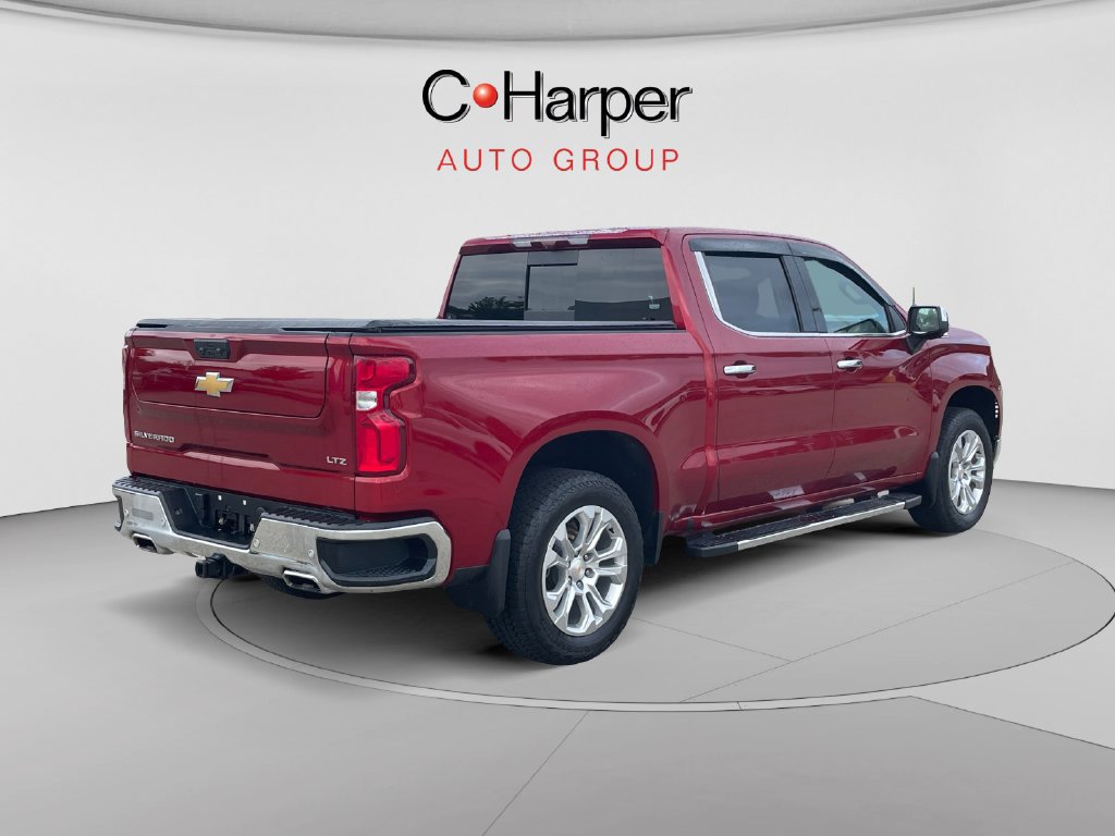 Used 2025 Chevrolet Silverado 1500 LTZ AWD/4WD image 3