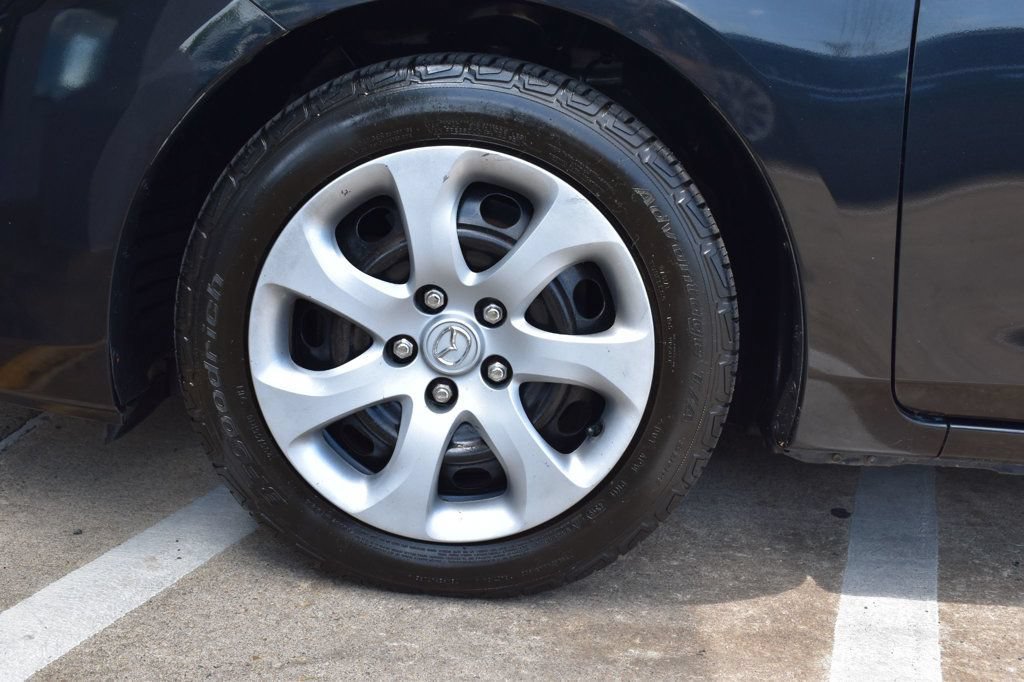 Used 2012 MAZDA MAZDA3 i Sport FWD image 11