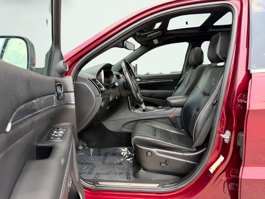 Used 2019 Jeep Grand Cherokee Overland AWD/4WD image 16