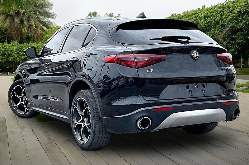 Used 2019 Alfa Romeo Stelvio Ti Lusso w/ Quick Order Package 22X Lusso image 12