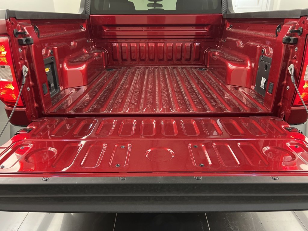 New 2025 Ford Maverick XLT w/ XLT Luxury Package image 31