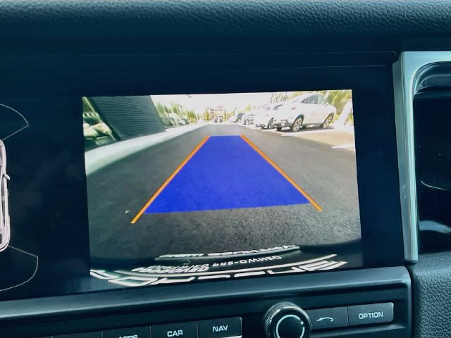 Certified 2020 Porsche Macan AWD/4WD image 17