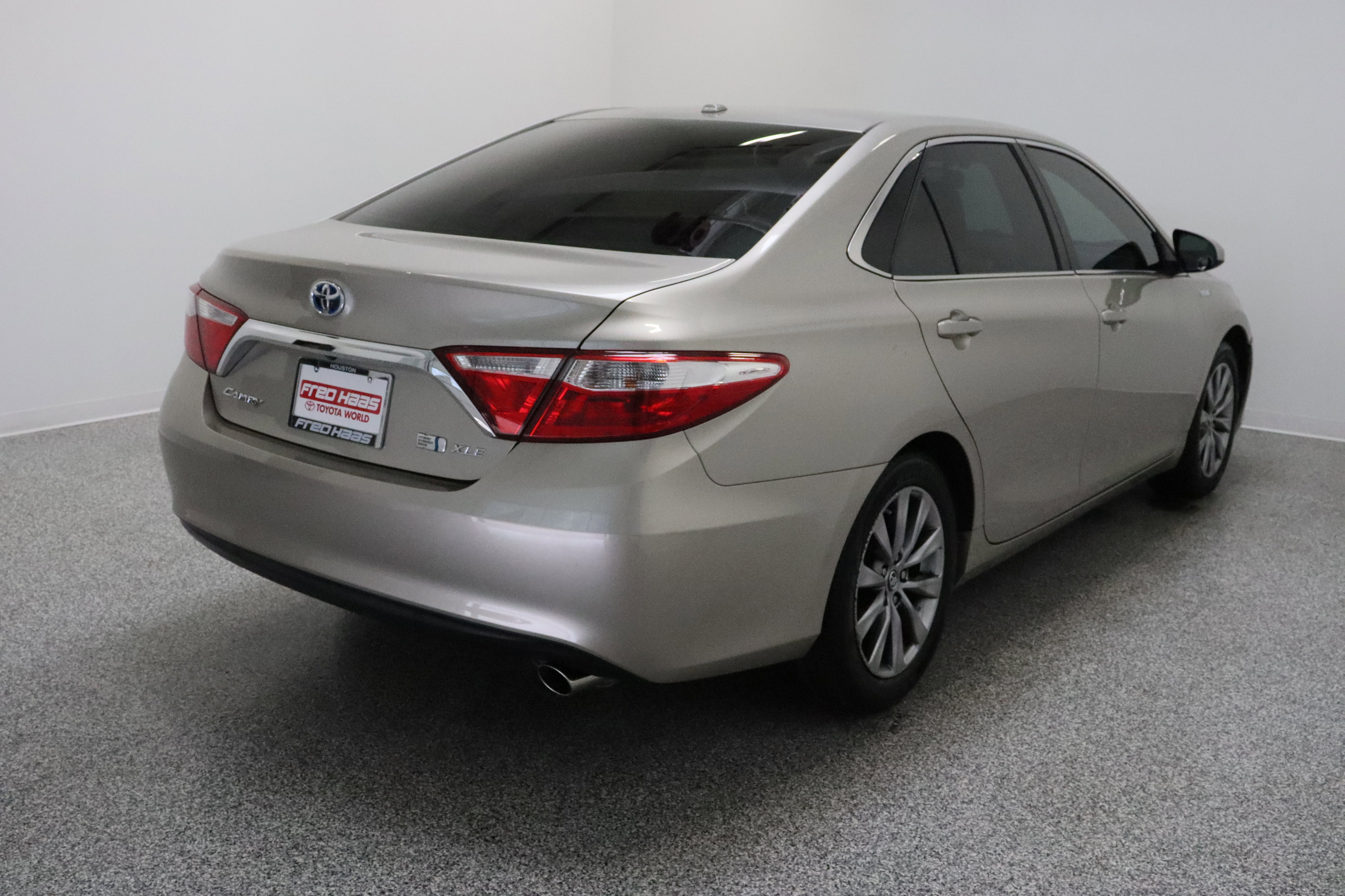 Used 2017 Toyota Camry XLE w/ Moonroof Package FWD image 7