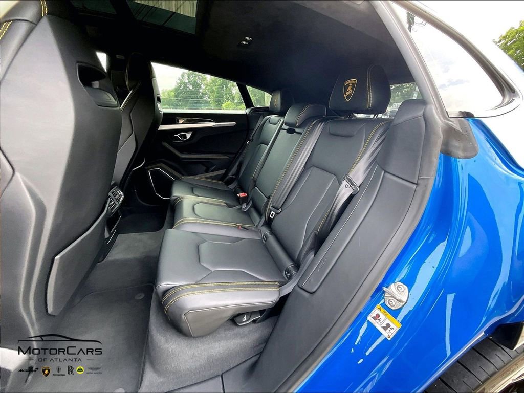 Used 2020 Lamborghini Urus AWD/4WD image 23