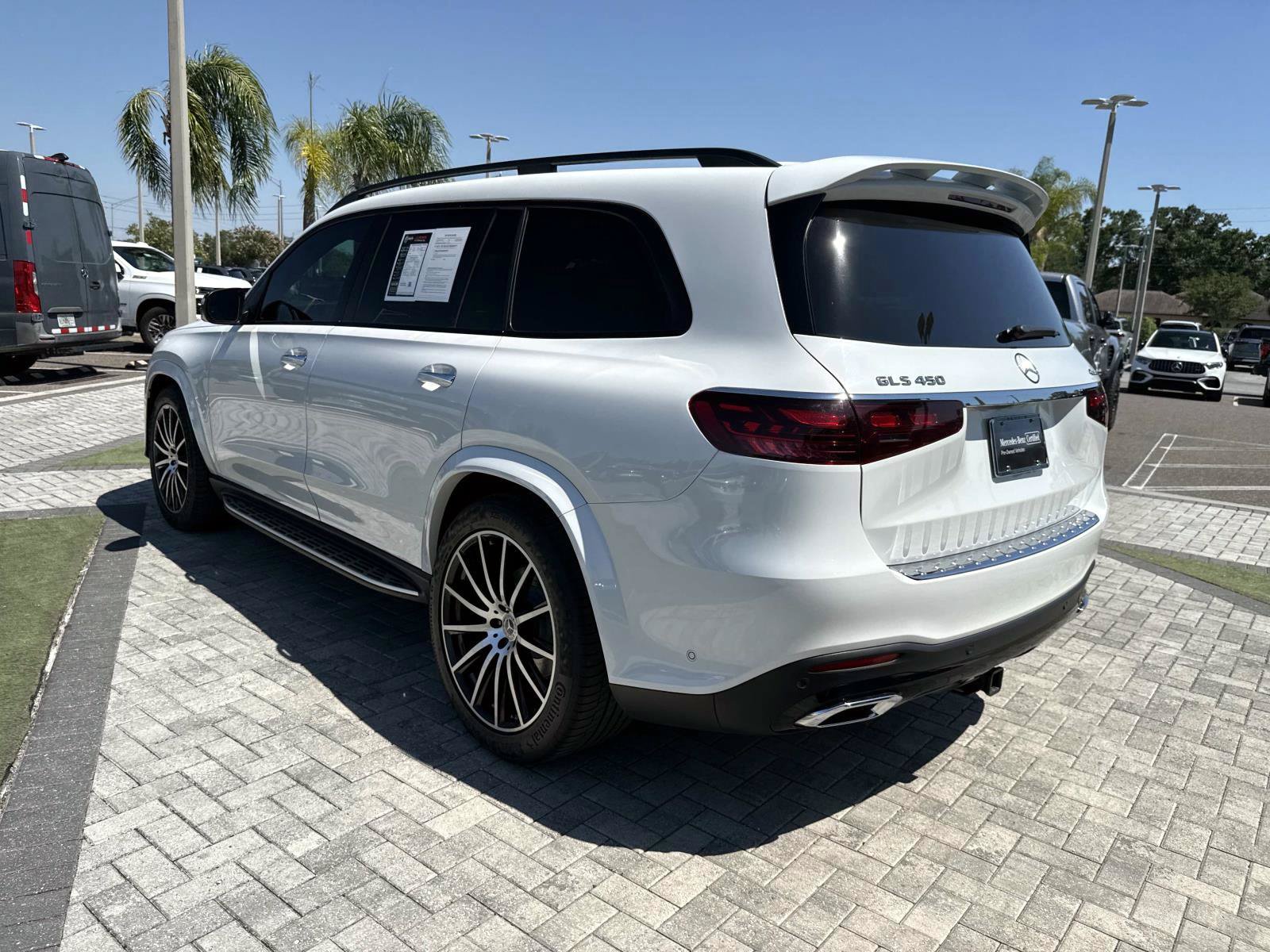 Used 2025 Mercedes-Benz GLS 450 4MATIC image 4