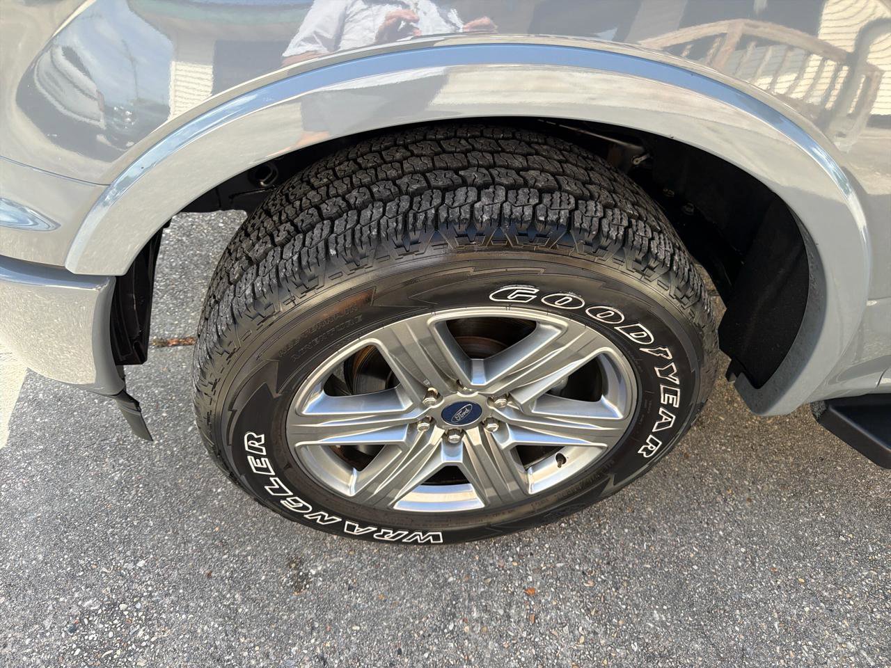 Used 2019 Ford F150 Lariat image 14