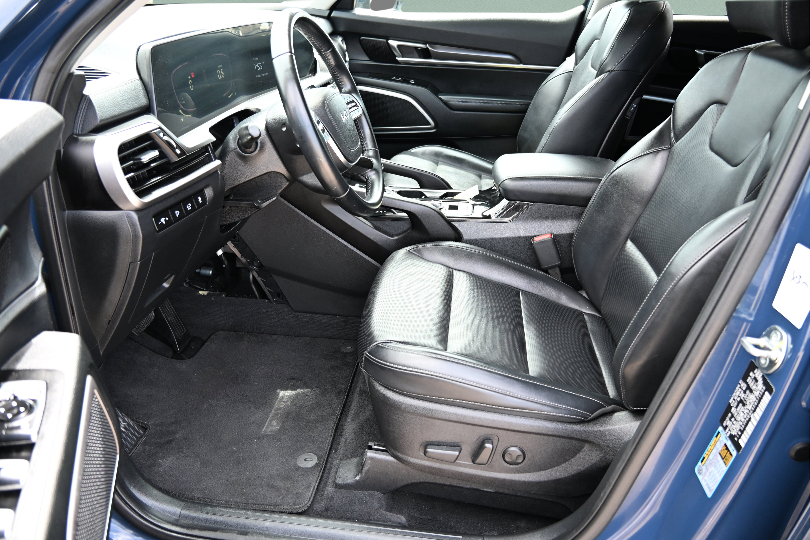 Used 2025 Kia Telluride S AWD/4WD image 18