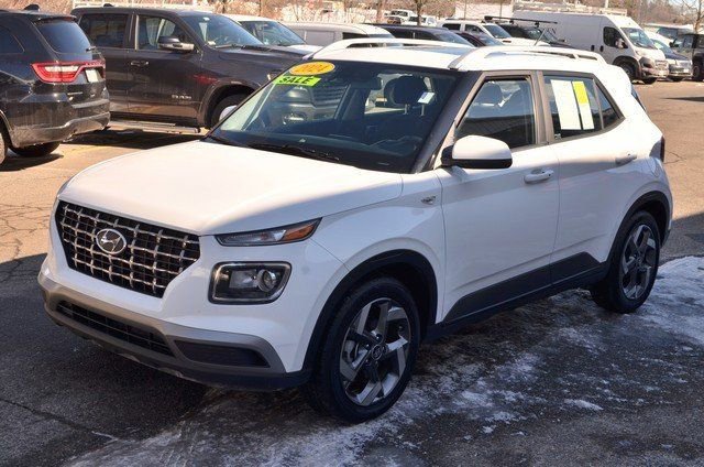 Used 2024 Hyundai Venue SEL FWD image 4