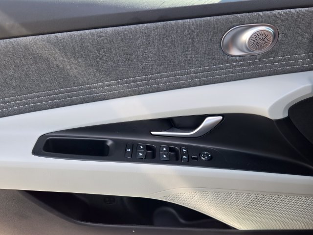 New 2026 Hyundai Elantra SEL Sport FWD image 14