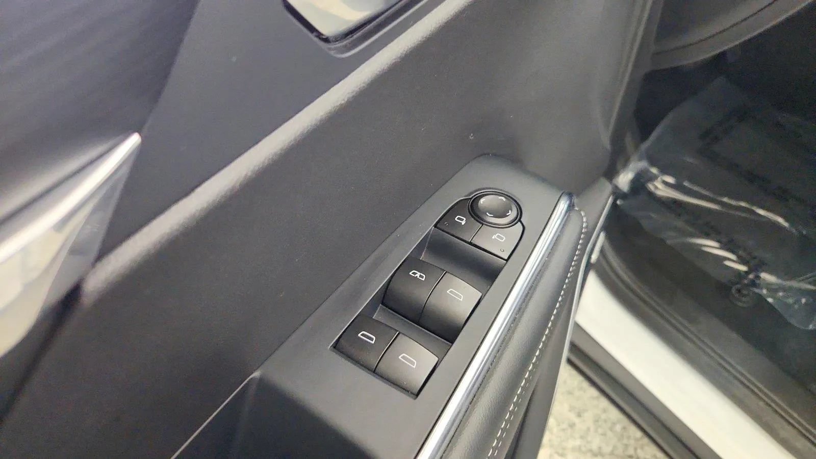 Used 2026 GMC Acadia Elevation FWD image 22