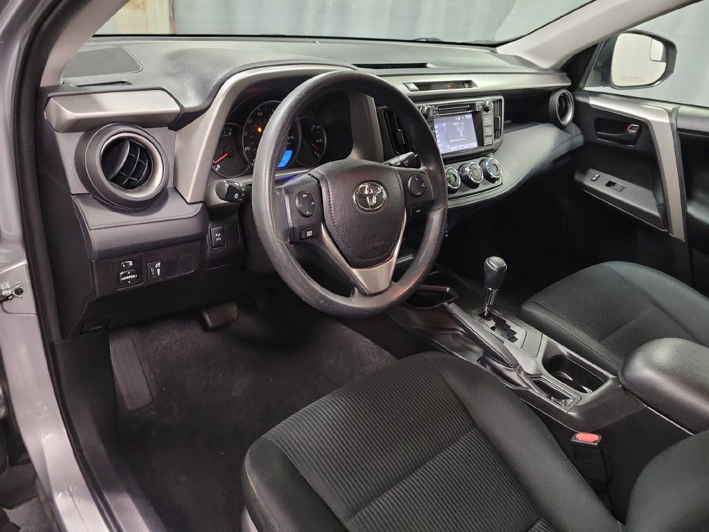 Used 2016 Toyota RAV4 LE AWD/4WD image 16