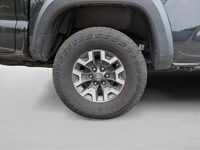 Used 2018 Toyota Tacoma TRD Off-Road AWD/4WD image 13