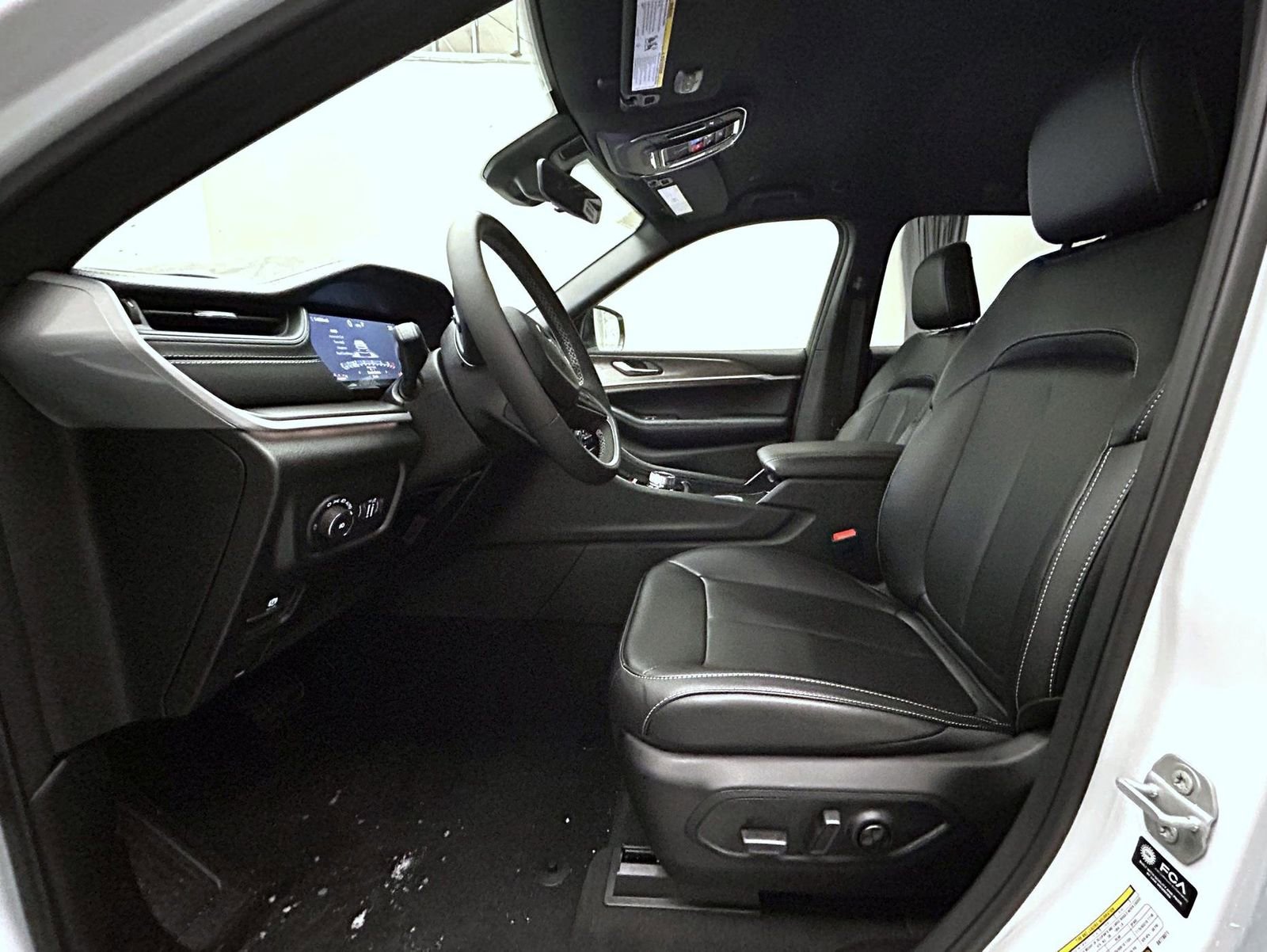 New 2025 Jeep Grand Cherokee Limited image 10