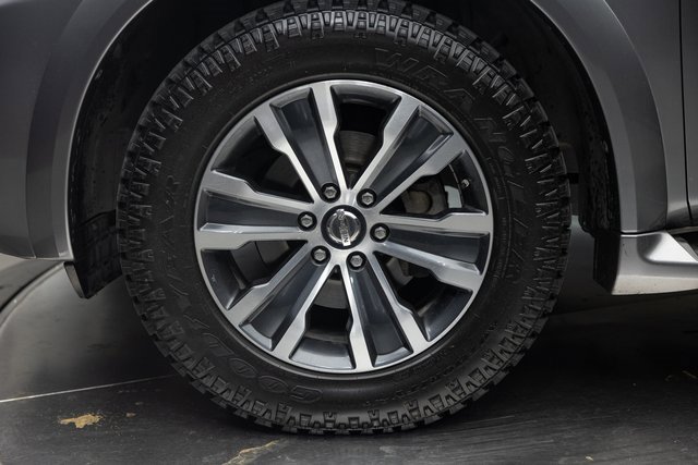 Used 2020 Nissan Armada SL w/ Premium Package image 5