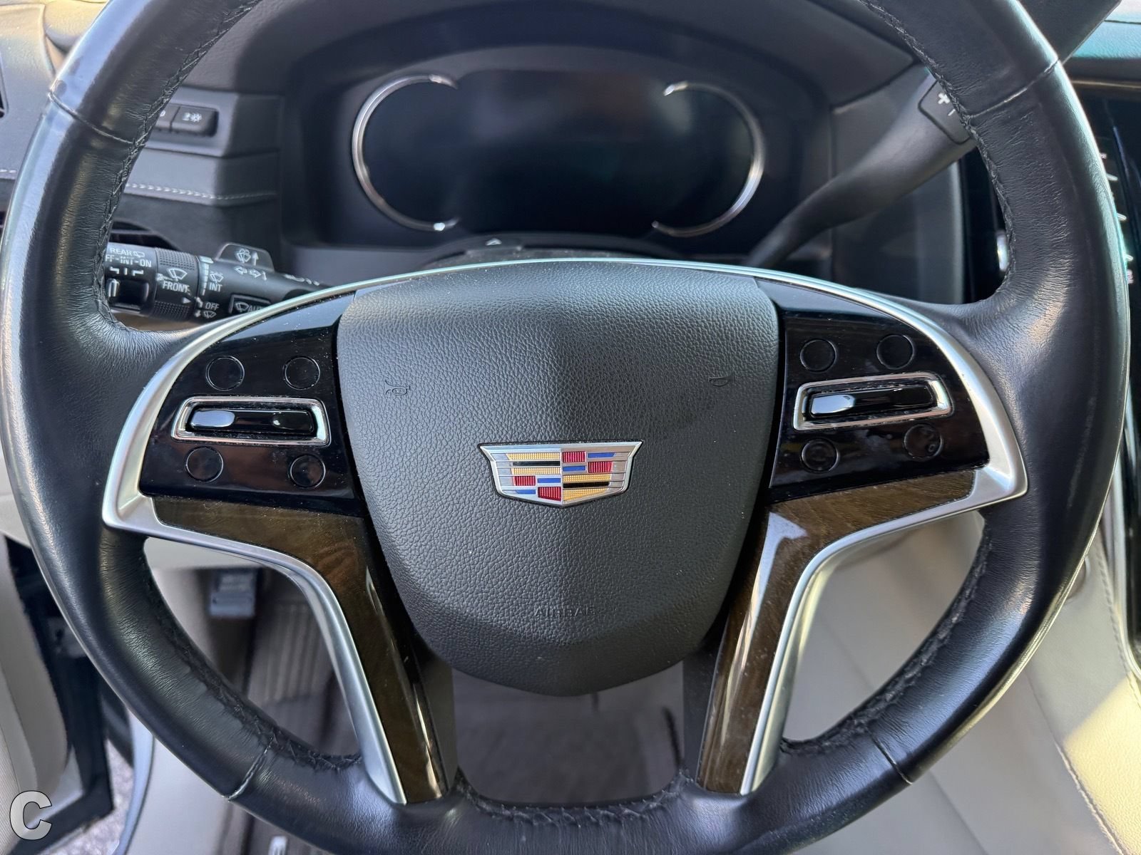 Certified 2018 Cadillac Escalade Luxury AWD/4WD image 18