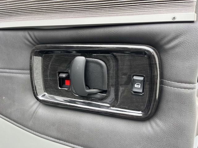 Used 2024 GMC Savana 2500 Explorer Limited SE image 8