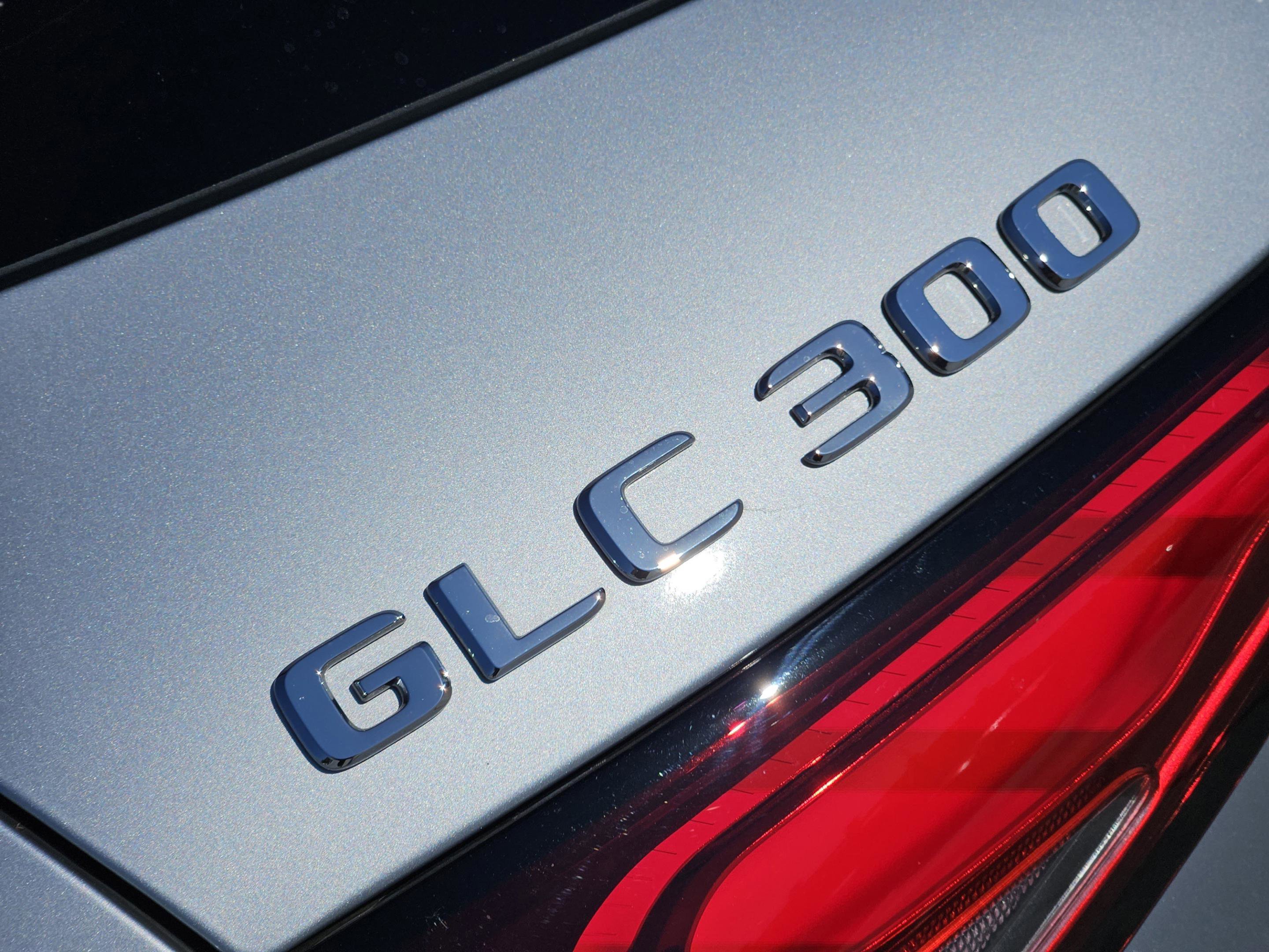 Certified 2025 Mercedes-Benz GLC 300 image 33