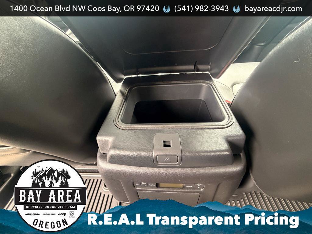 Used 2021 Nissan Armada SV AWD/4WD image 16