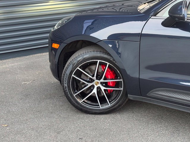 Certified 2022 Porsche Macan S AWD/4WD image 12