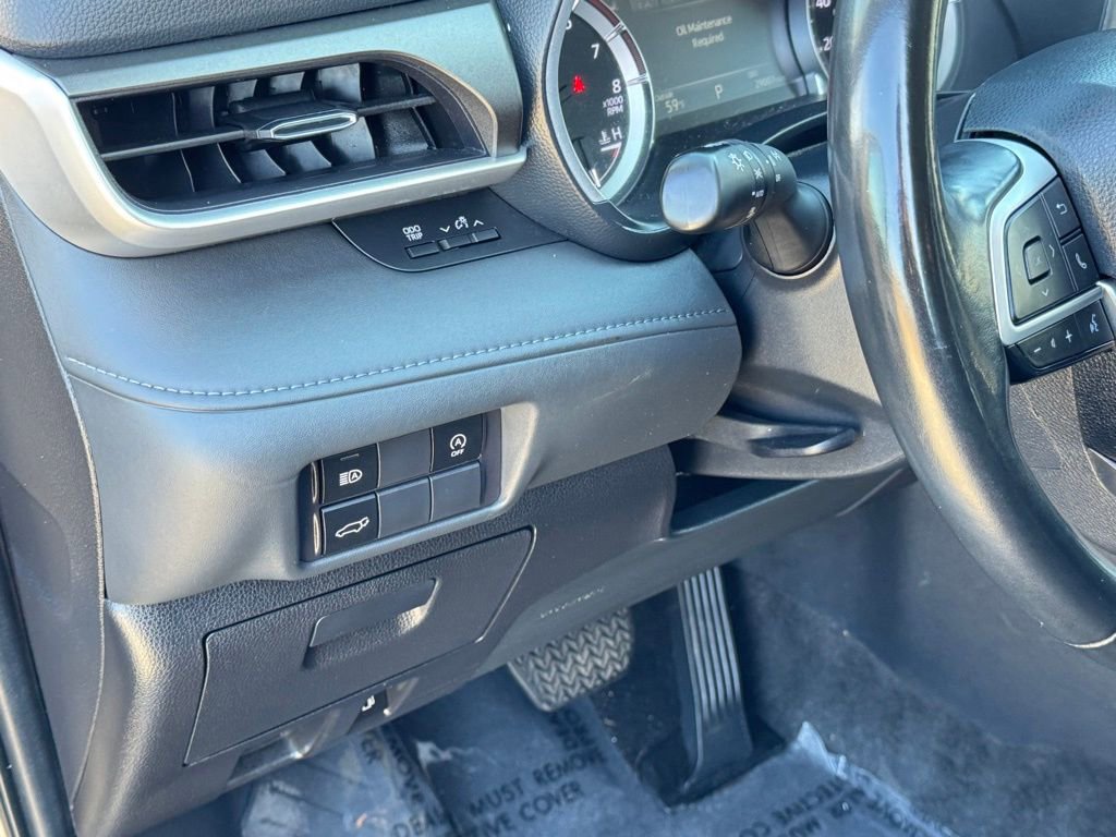 Used 2023 Toyota Highlander XLE AWD/4WD image 15