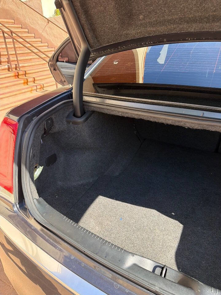 Used 2018 Chrysler 300 Touring w/ Chrome Appearance Package RWD image 24