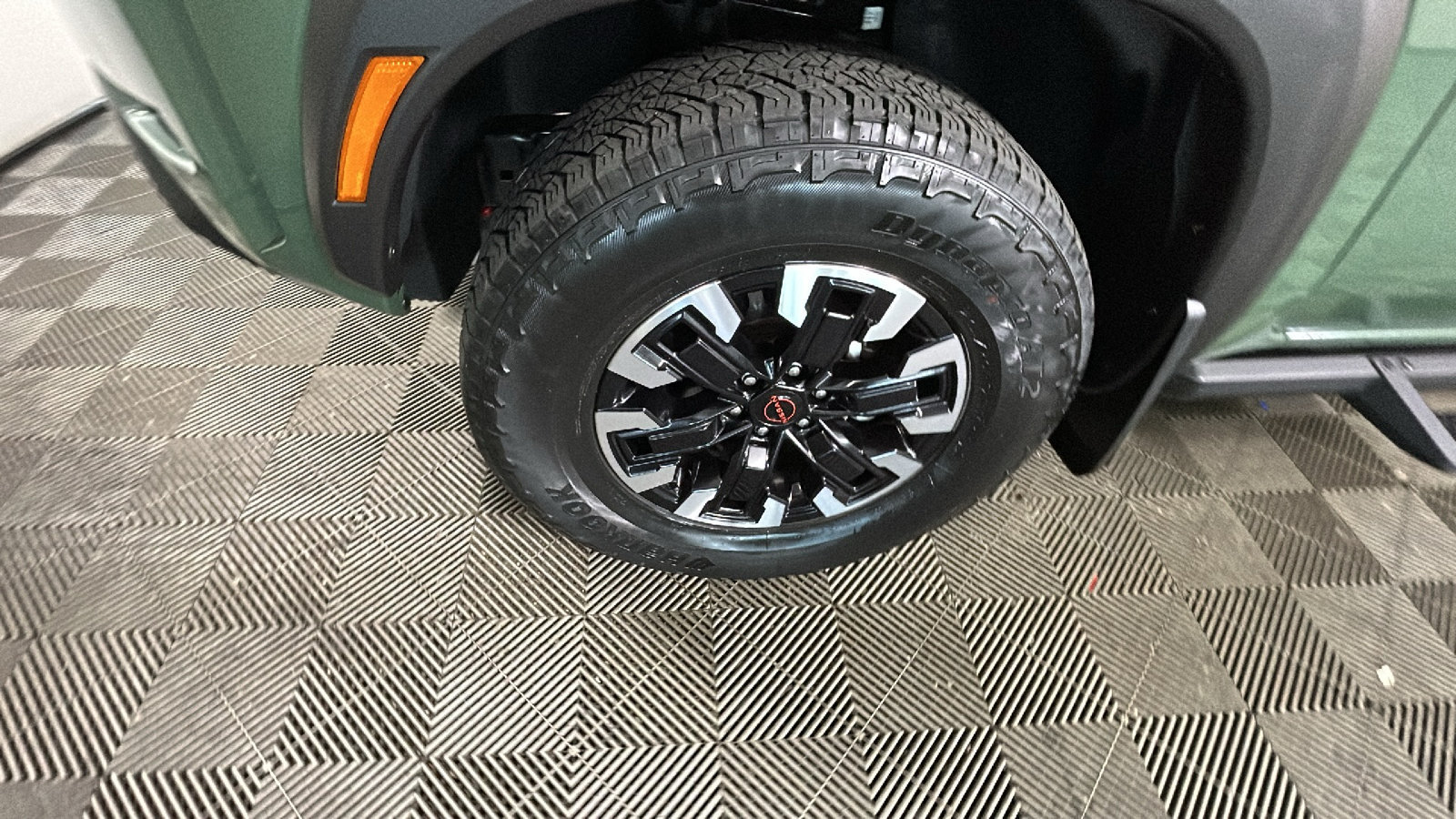 Used 2023 Nissan Frontier PRO-4X w/ Pro Convenience Package AWD/4WD image 11