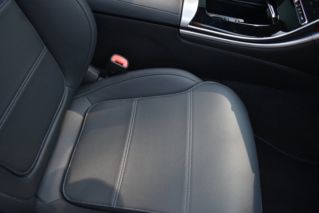 Used 2024 Mercedes-Benz C 300 4MATIC Sedan image 25