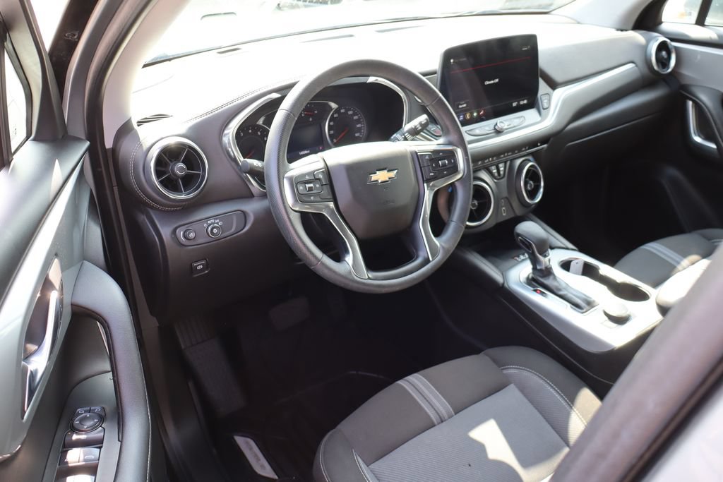 Used 2025 Chevrolet Blazer LT w/ Convenience Package AWD/4WD image 12