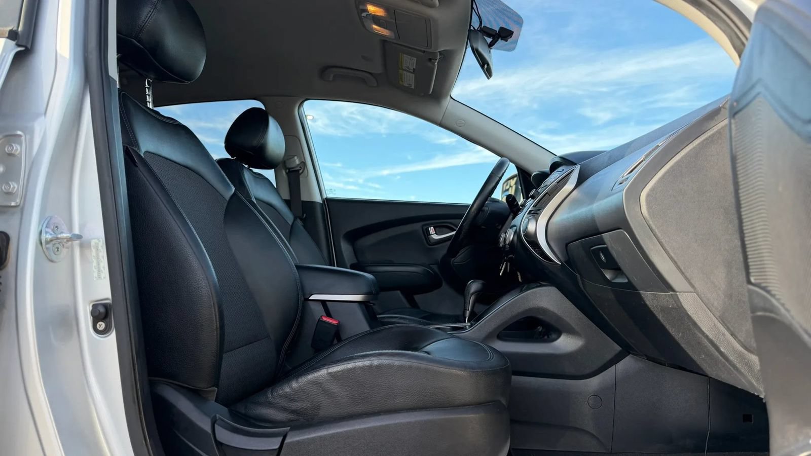 Used 2010 Hyundai Tucson GLS w/ Popular Equipment Pkg 2 FWD image 13