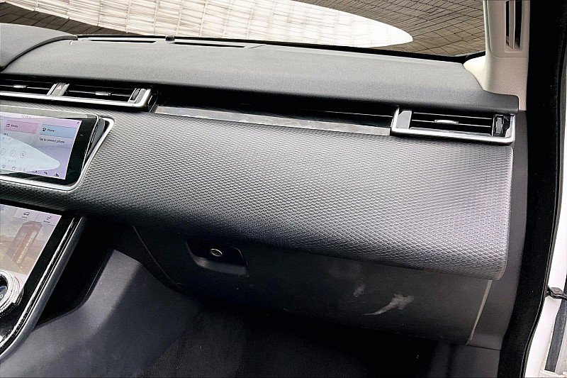 Used 2020 Land Rover Range Rover Velar S image 16