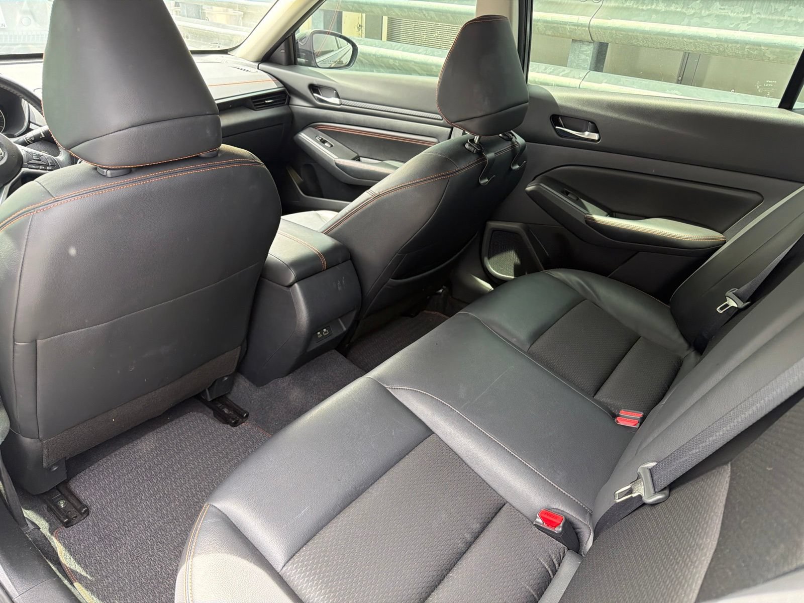 Used 2022 Nissan Altima 2.5 SR w/ Midnight Edition Package FWD image 4