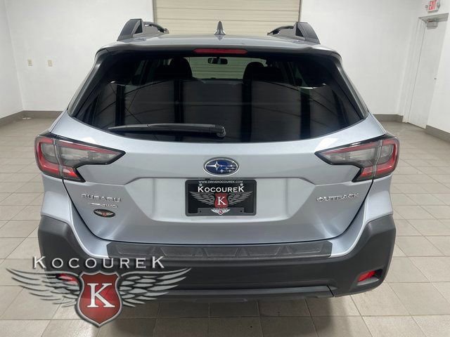 Used 2023 Subaru Outback Premium image 5