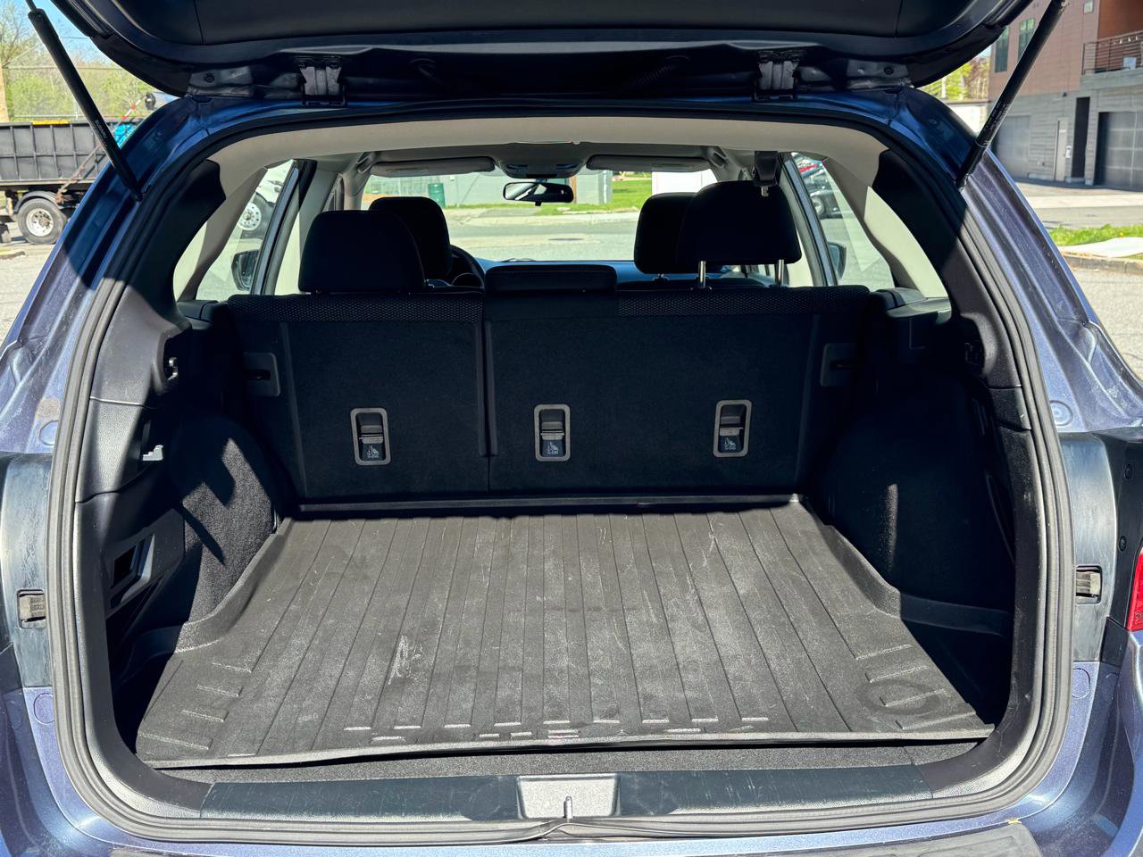 Used 2017 Subaru Outback 2.5i AWD/4WD image 10
