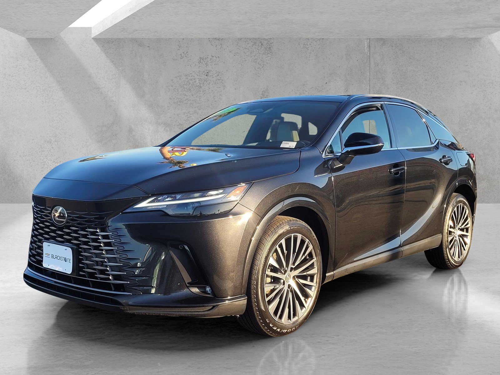 Used 2023 Lexus RX 350 w/ Accessory Package (Z1) image 8