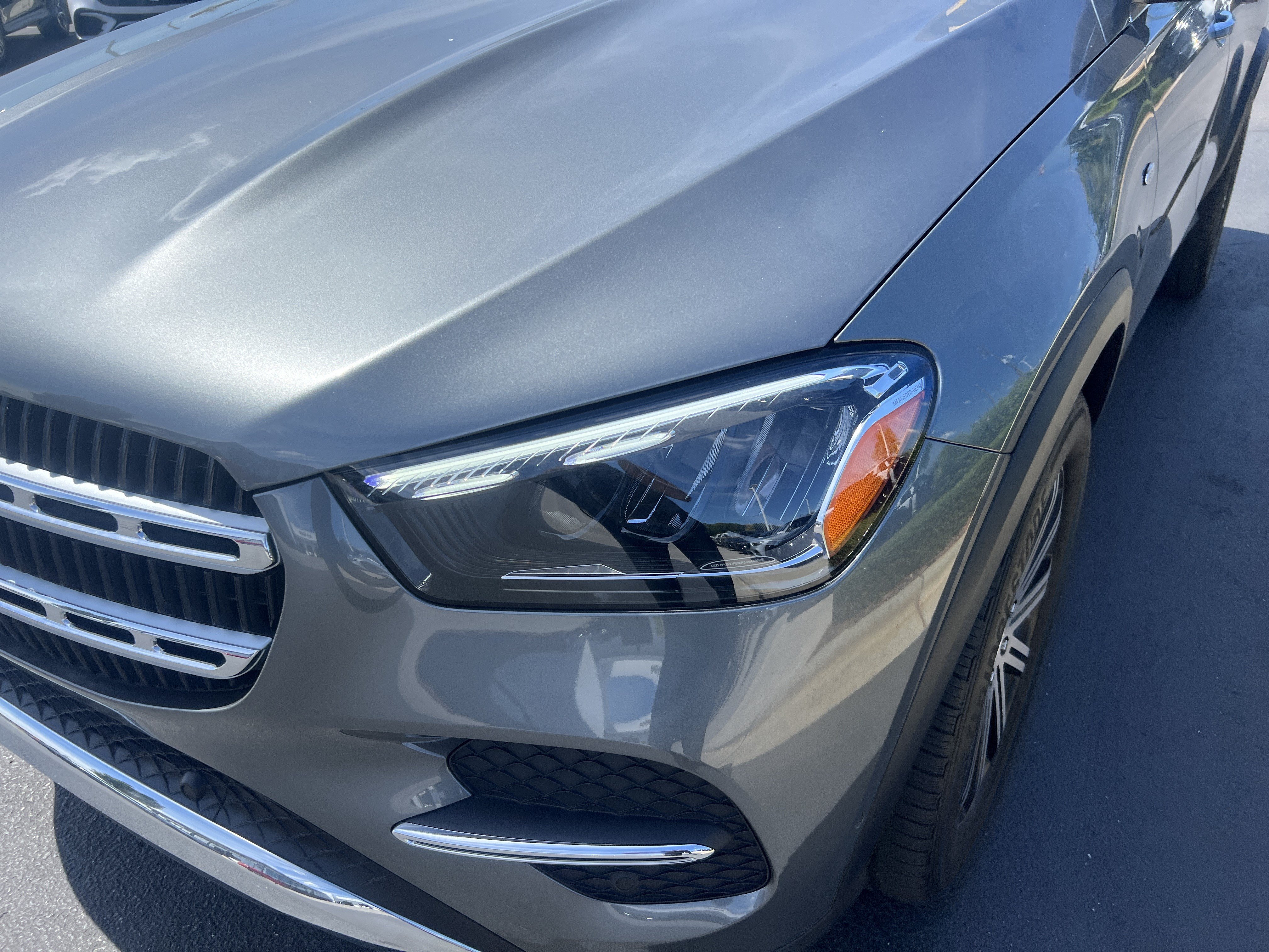 Certified 2025 Mercedes-Benz GLE 450e 4MATIC w/ Driver Assistance Package image 6