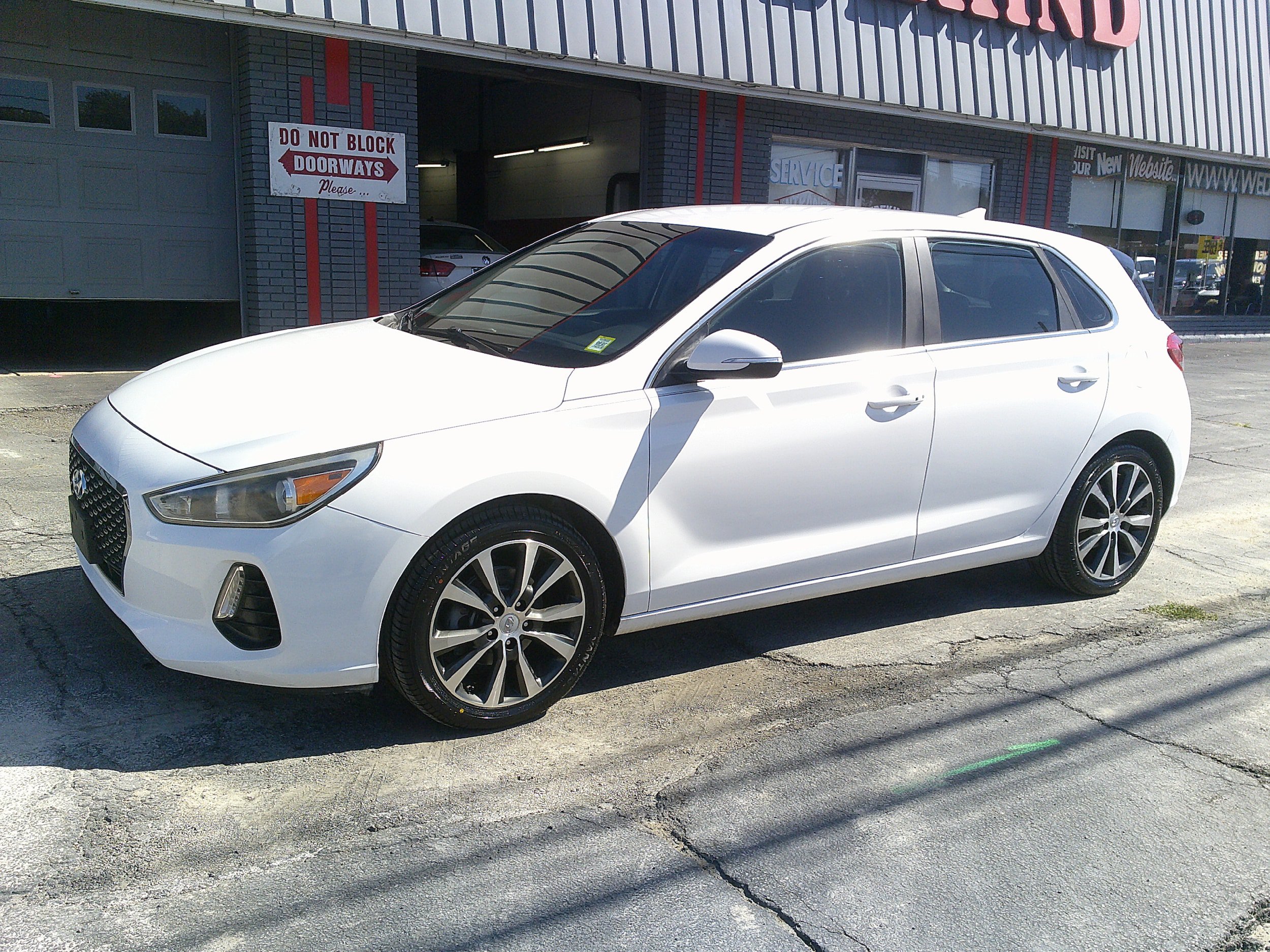 Used 2018 Hyundai Elantra GT w/ Style Package 02 FWD image 12