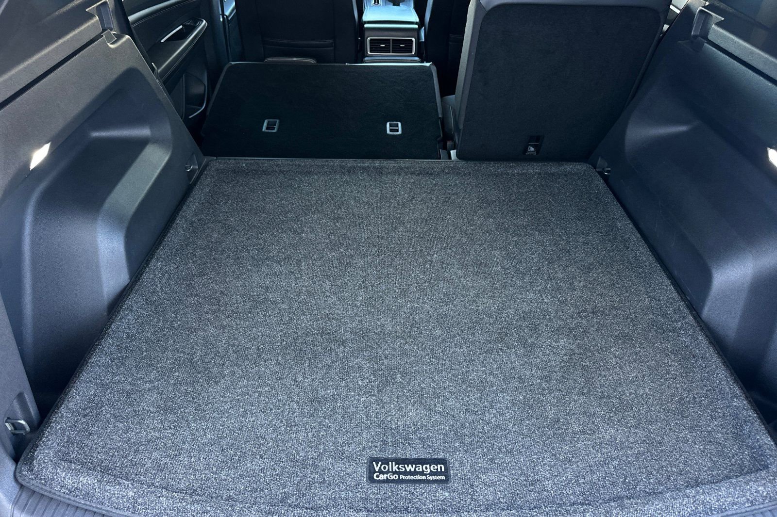 Used 2024 Volkswagen Atlas Cross Sport SE image 14