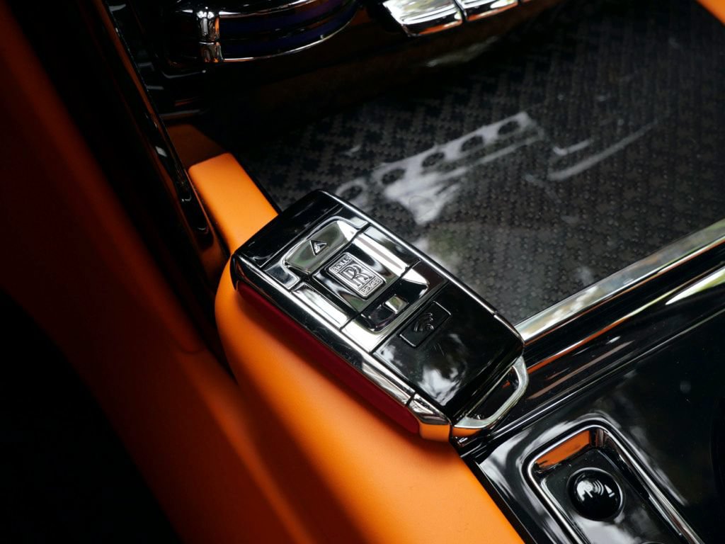 Certified 2023 Rolls-Royce Cullinan Black Badge w/ Dark Exterior Package AWD/4WD image 36