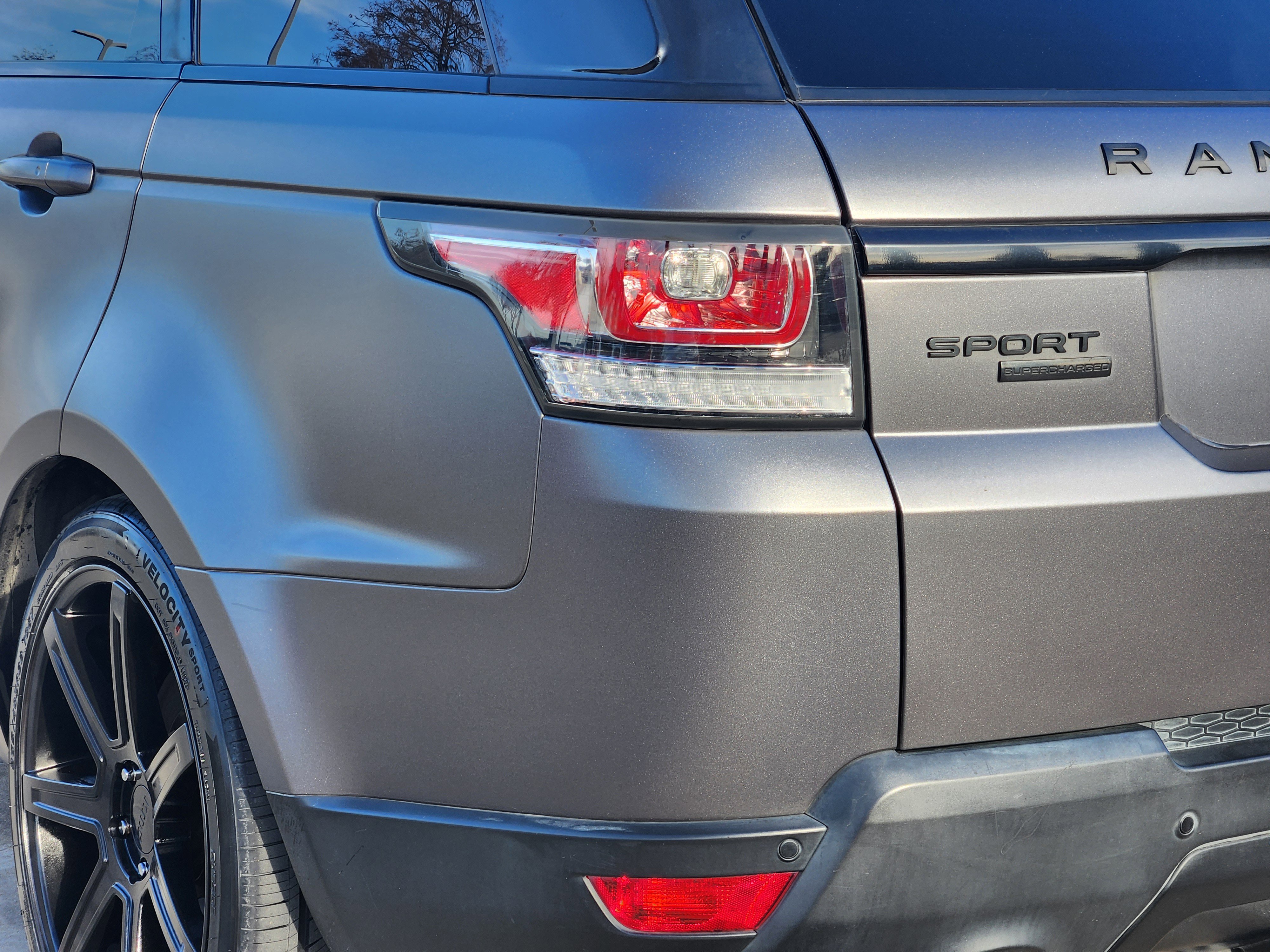 Used 2017 Land Rover Range Rover Sport image 5