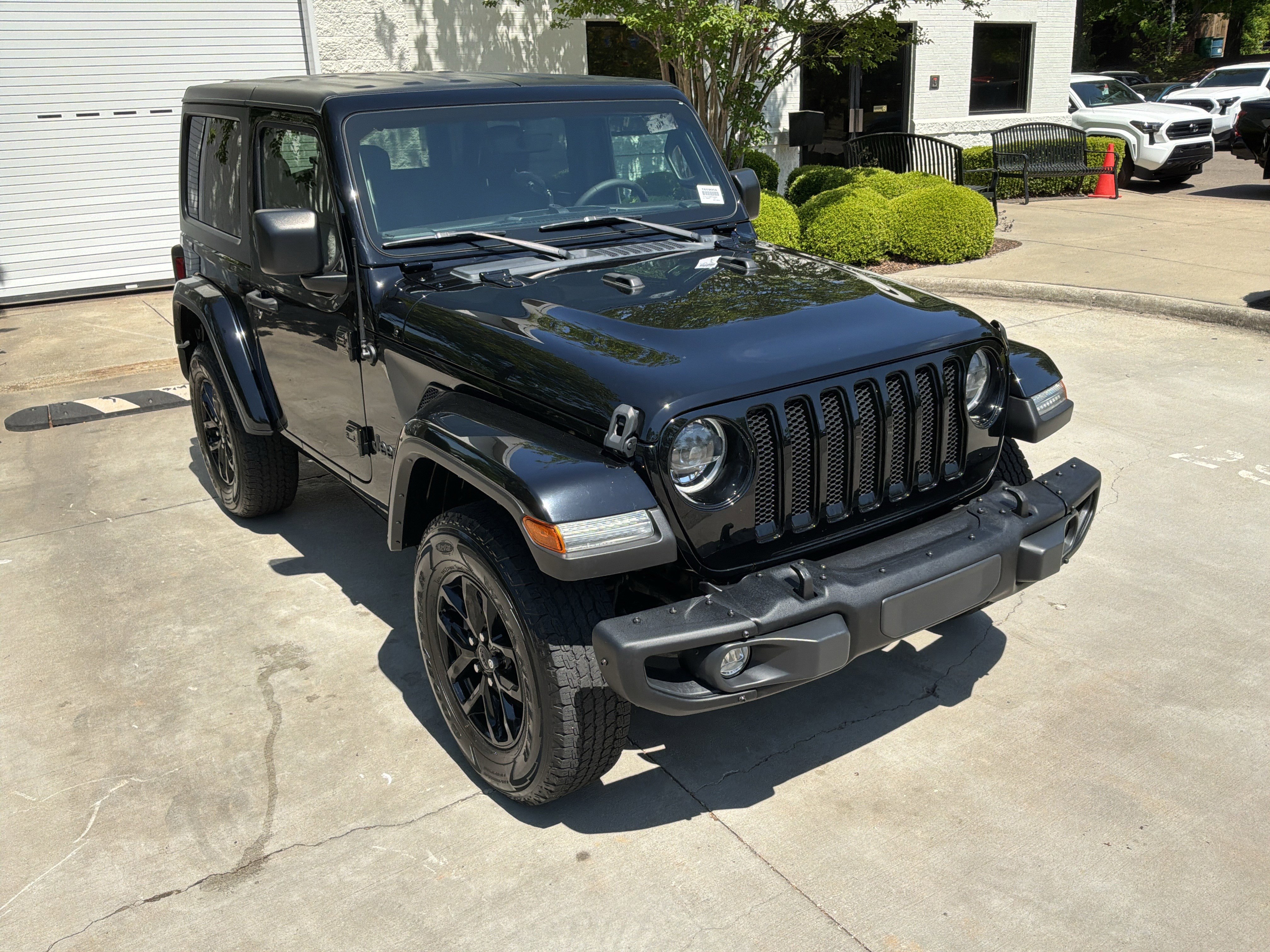 Used 2023 Jeep Wrangler Sport AWD/4WD image 2
