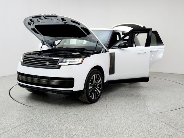 New 2026 Land Rover Range Rover SV image 9