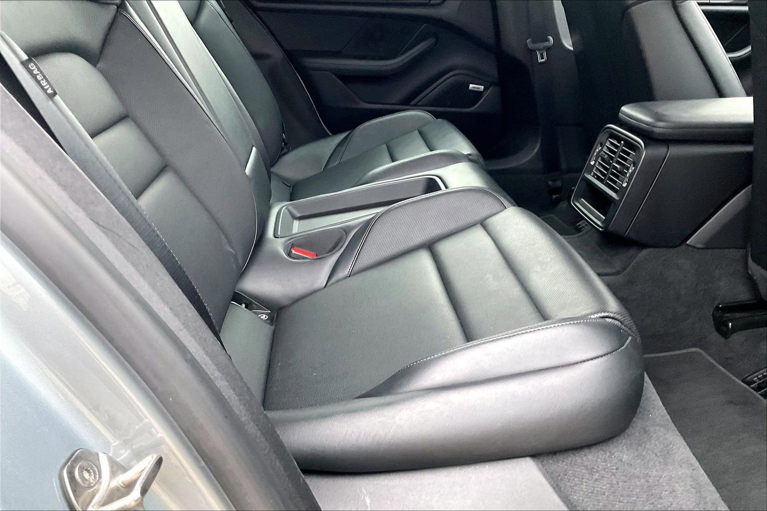 Used 2022 Porsche Taycan Base image 18